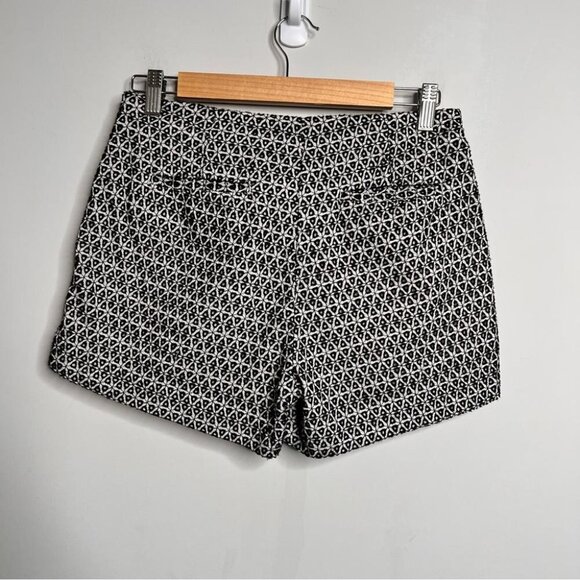 J Crew Womens Size 0 Black White Eyelet Lace Shorts Classic Preppy Coastal - Picture 2 of 12